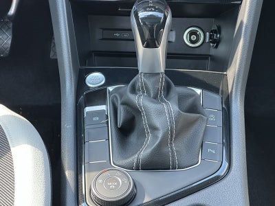 2025 Volkswagen Taos SE 4MOTION