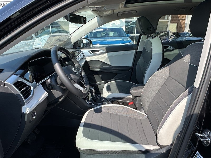 2025 Volkswagen Taos SE 4MOTION