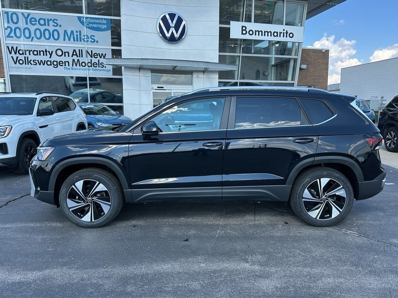 2025 Volkswagen Taos SE 4MOTION