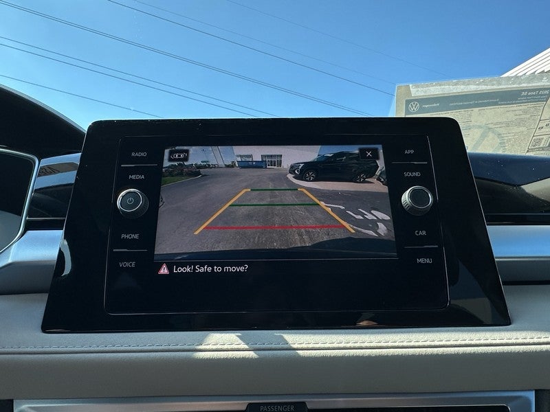 2025 Volkswagen Taos SE 4MOTION