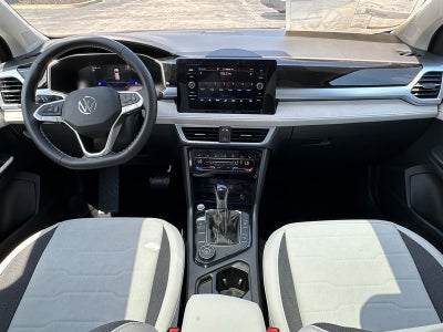 2025 Volkswagen Taos SE 4MOTION