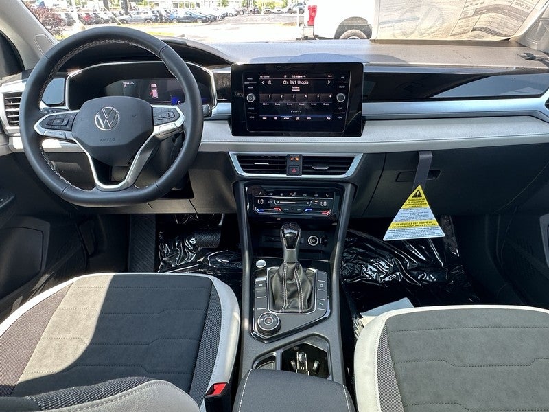 2025 Volkswagen Taos SE 4MOTION