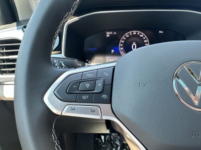 2025 Volkswagen Taos SE 4MOTION