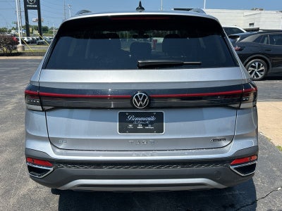 2025 Volkswagen Taos SE 4MOTION