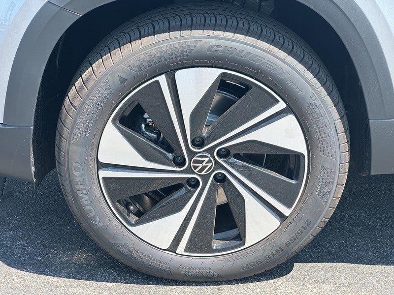 2025 Volkswagen Taos SE 4MOTION