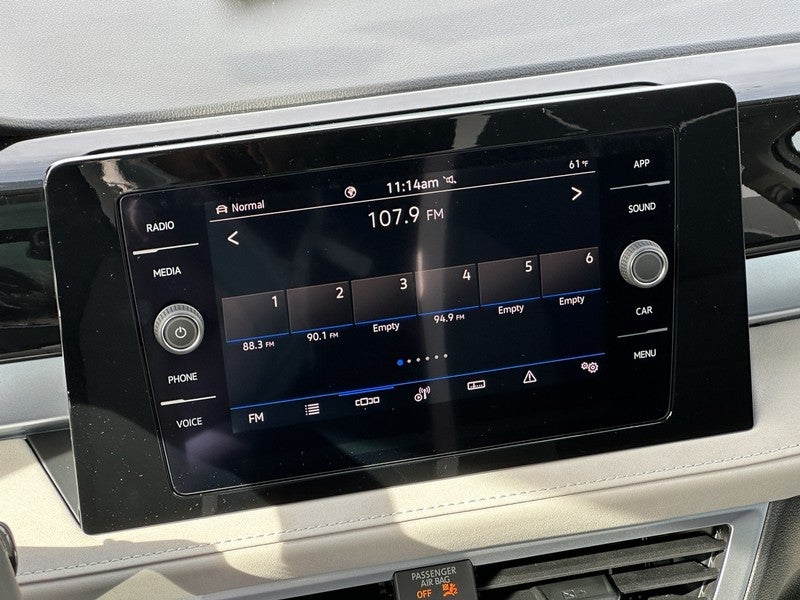 2025 Volkswagen Taos SE 4MOTION