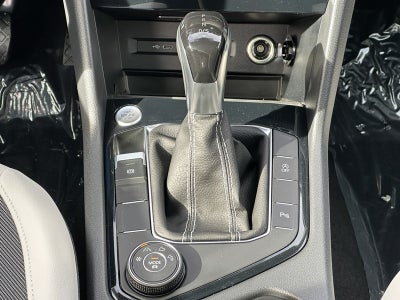 2025 Volkswagen Taos SE 4MOTION