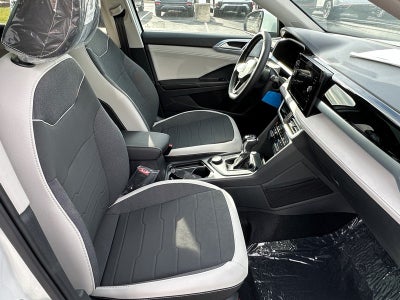 2025 Volkswagen Taos SE 4MOTION