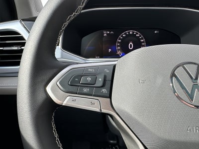 2025 Volkswagen Taos SE 4MOTION