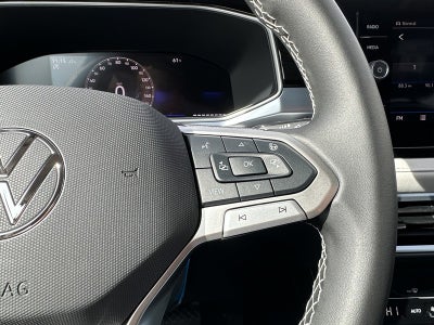 2025 Volkswagen Taos SE 4MOTION