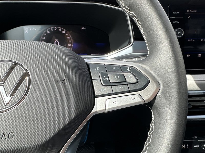 2025 Volkswagen Taos SE 4MOTION