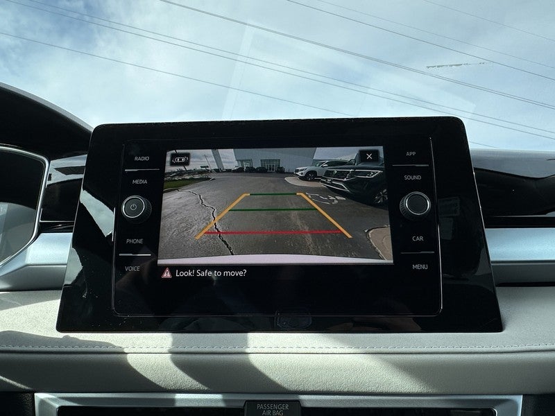 2025 Volkswagen Taos SE 4MOTION