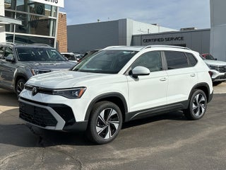 2025 Volkswagen Taos SE 4MOTION