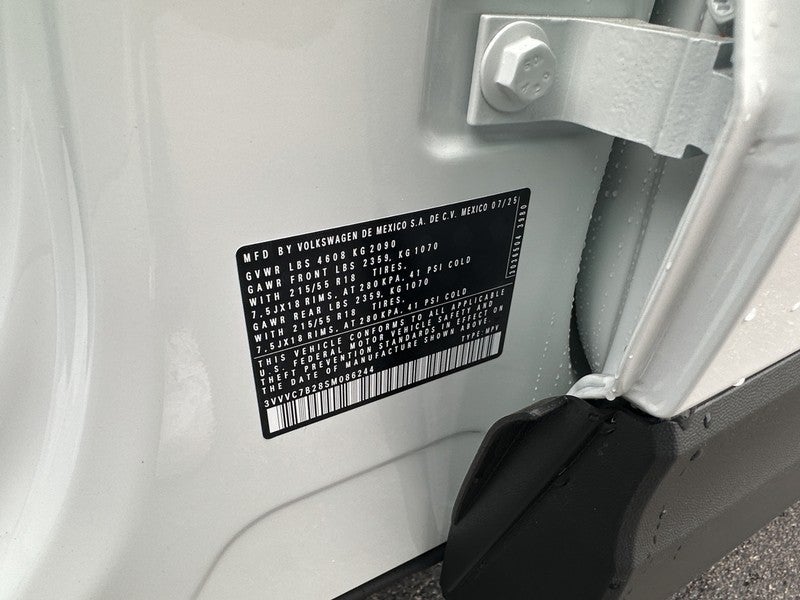 2025 Volkswagen Taos SE 4MOTION