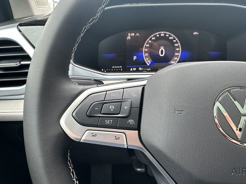 2025 Volkswagen Taos SE 4MOTION