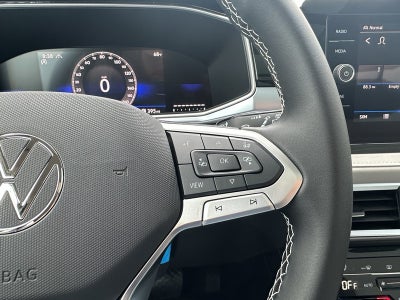 2025 Volkswagen Taos SE 4MOTION