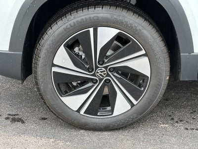 2025 Volkswagen Taos SE 4MOTION