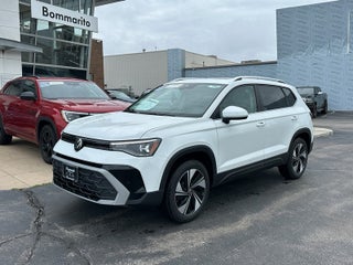 2025 Volkswagen Taos SE 4MOTION