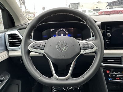 2025 Volkswagen Taos SE 4MOTION