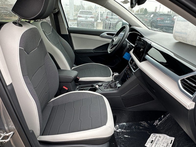 2025 Volkswagen Taos SE 4MOTION