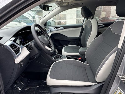 2025 Volkswagen Taos SE 4MOTION