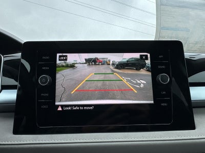 2025 Volkswagen Taos SE 4MOTION