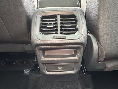 2025 Volkswagen Taos SE 4MOTION