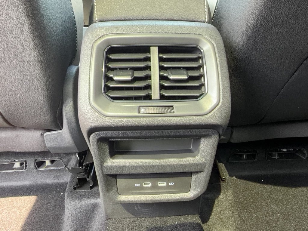 2026 Volkswagen Taos SE 4MOTION