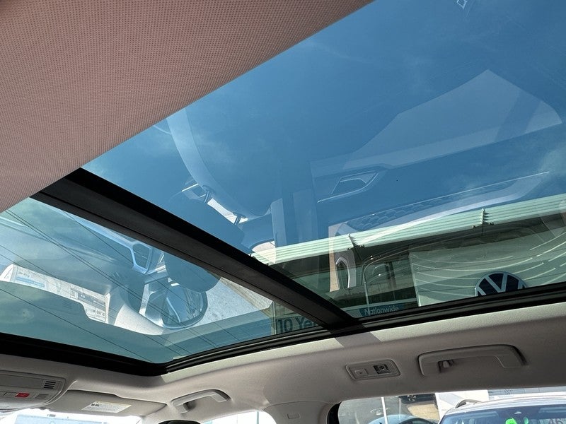 2025 Volkswagen Taos SE 4MOTION