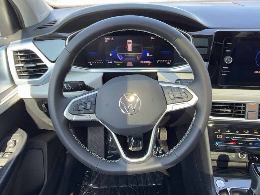 2026 Volkswagen Taos SE 4MOTION