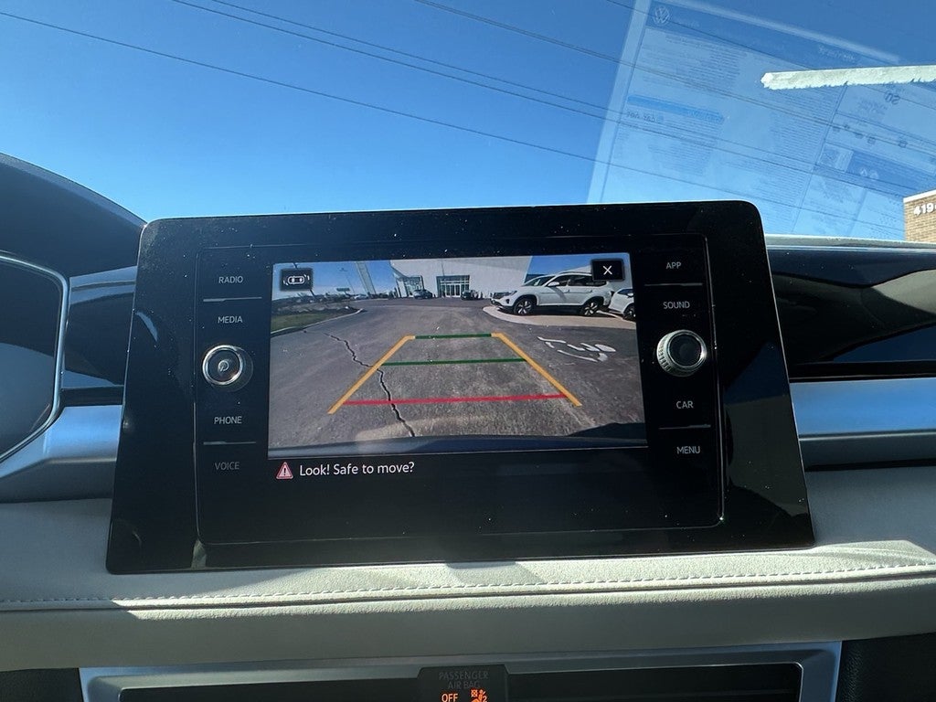 2025 Volkswagen Taos SE 4MOTION