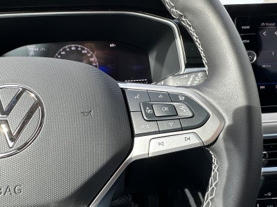 2025 Volkswagen Taos SE 4MOTION