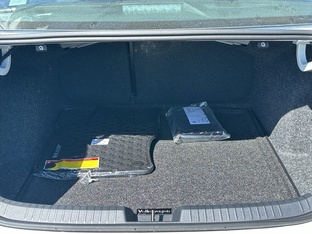 2026 Volkswagen Jetta SEL Auto