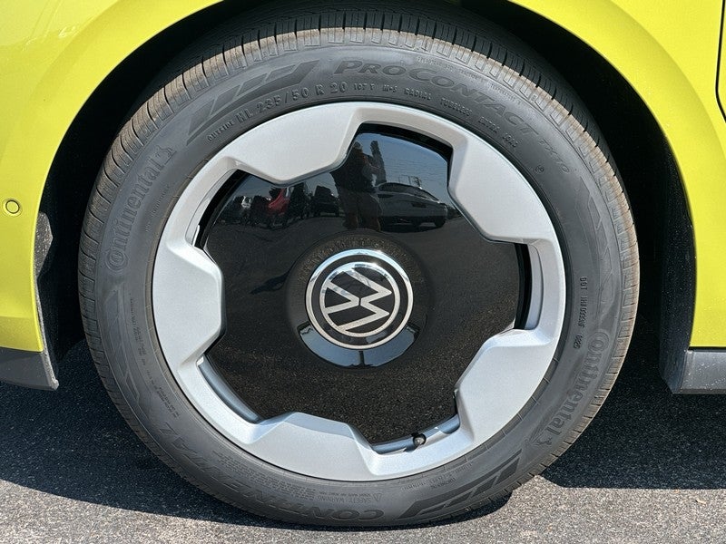 2025 Volkswagen ID. Buzz Pro S Plus 4MOTION w/Two-Tone