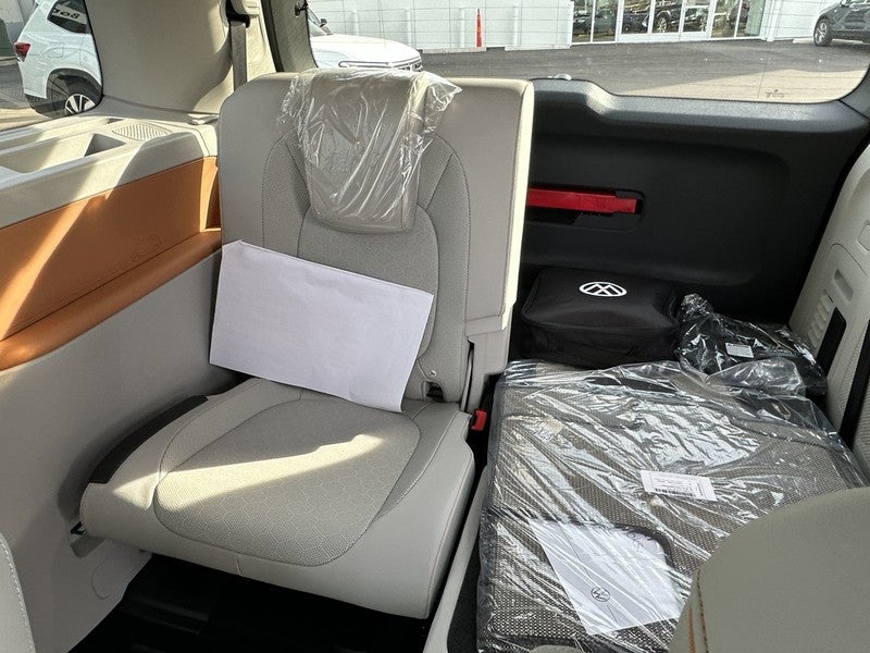 2025 Volkswagen ID. Buzz Pro S Plus 4MOTION w/Two-Tone