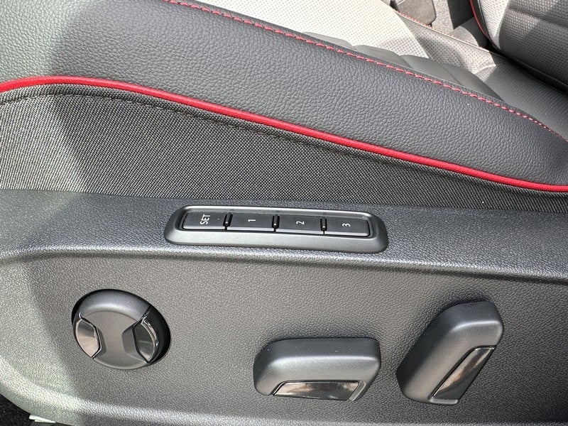 2025 Volkswagen Golf GTI 2.0T SE DSG